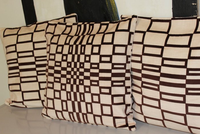 Cushions vintage vibration for sale  