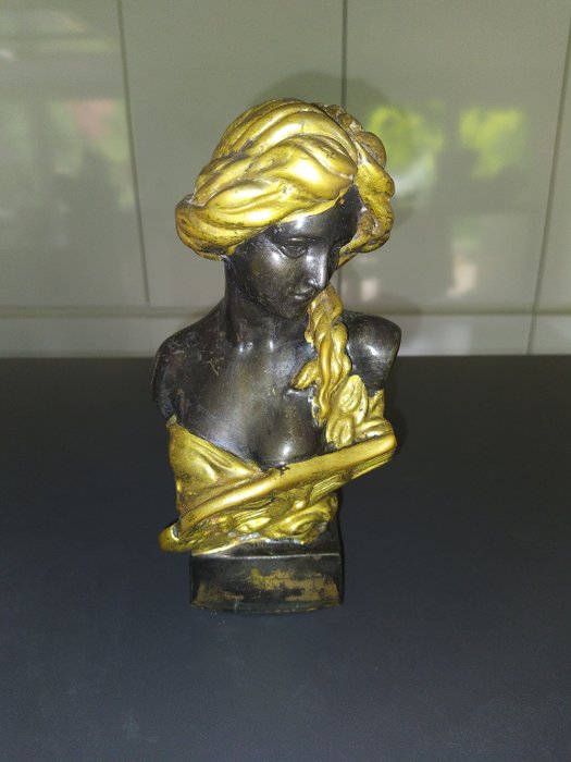 Sculpture buste femme d'occasion  