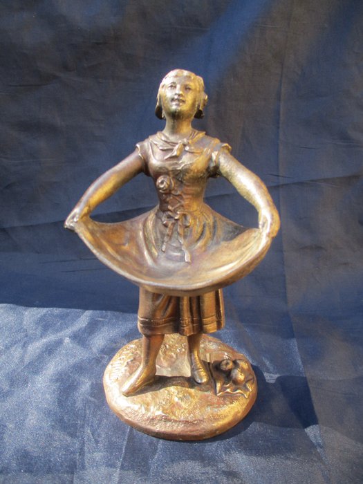 Statuette paysanne femme for sale  