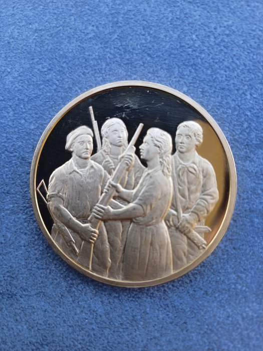 Italy medal medaglione usato  