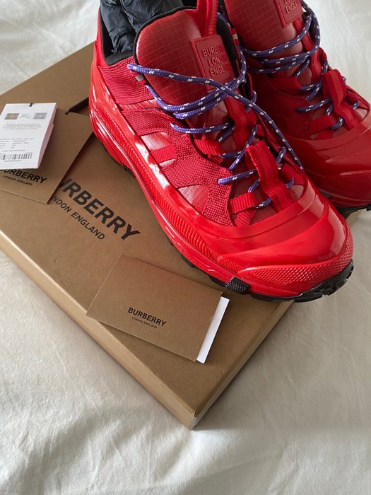 Burberry pair basketball for sale  