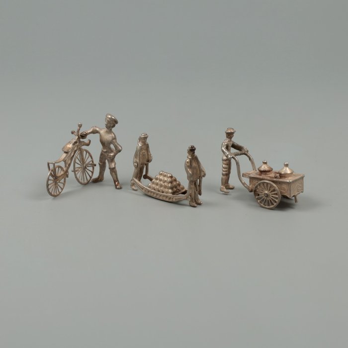 Reserve. miniature figurine d'occasion  