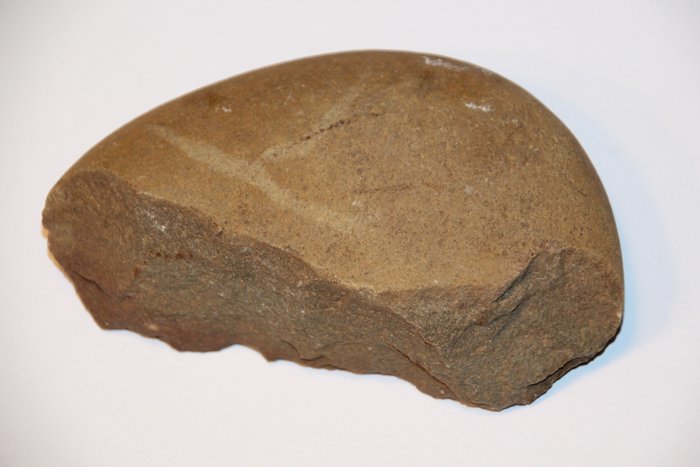 Paleolithic stoneware chopper usato  