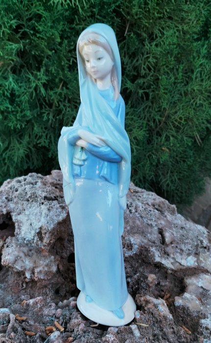 Lladró figurine virgen for sale  