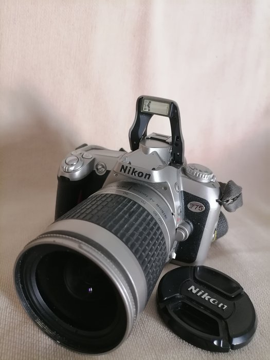 Nikon f75 nikkor usato  