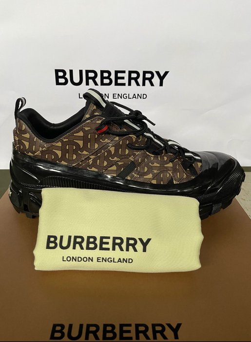Burberry low top for sale  