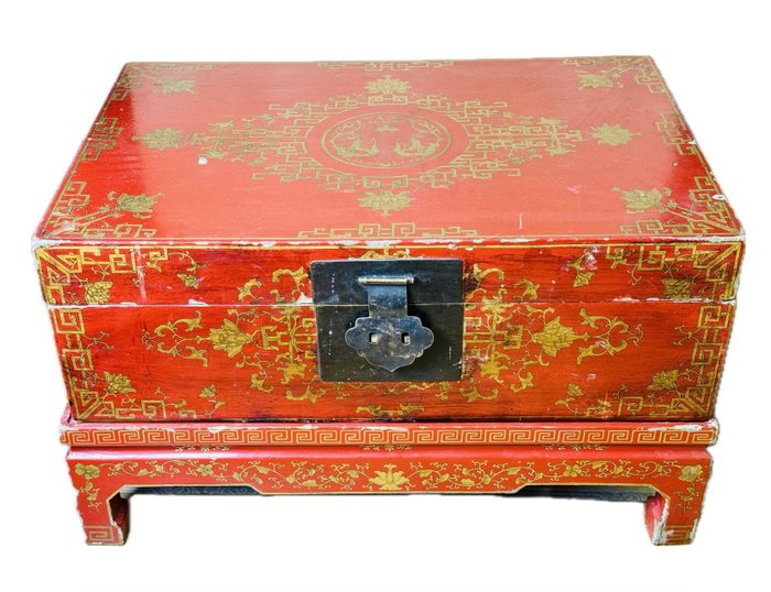 Storage trunk lacquered for sale  
