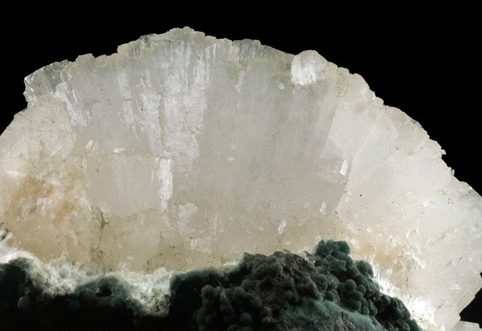 Heulandite crystals matrix for sale  