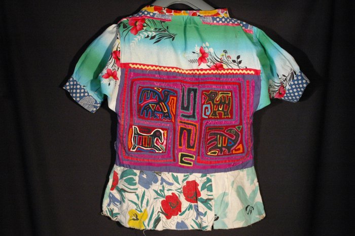 Blouse with mola usato  