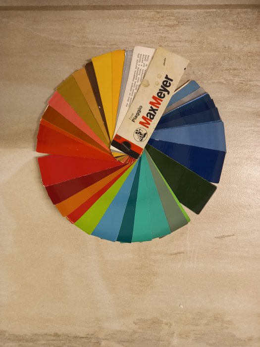 Color chart max for sale  