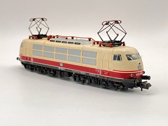 Minitrix electric locomotive usato  