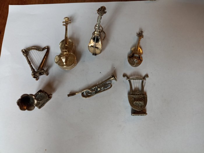 Miniature figure strumenti for sale  