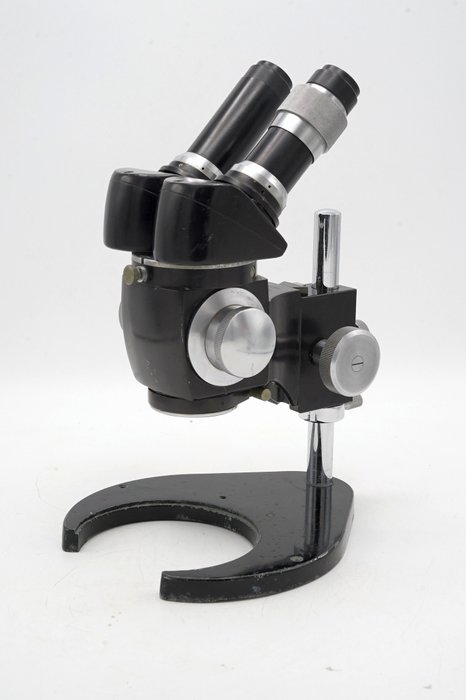 Binocular compound microscope usato  