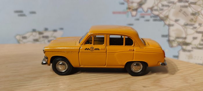 Model car moskvich for sale  