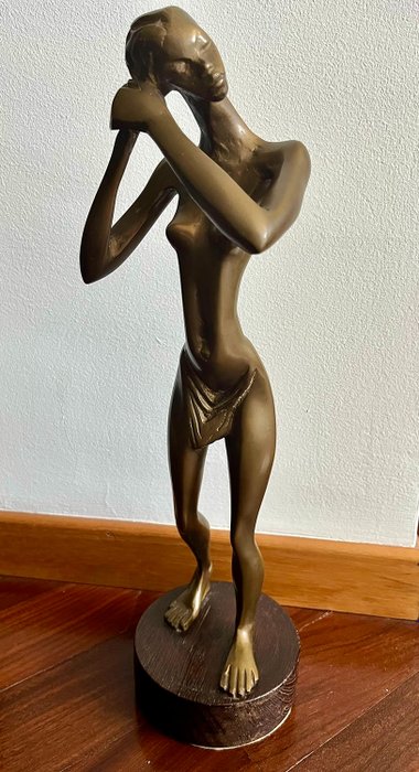Figure nude femmina for sale  
