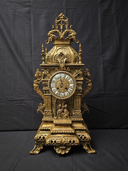 Table clock gothic for sale  