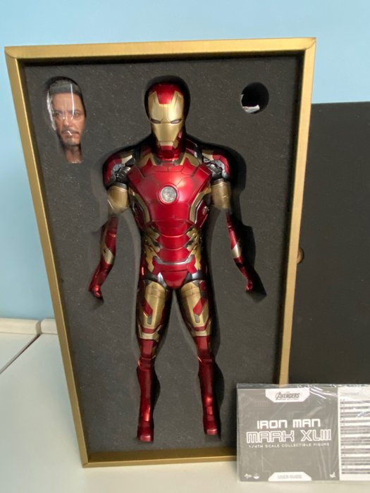 Hot toys action d'occasion  