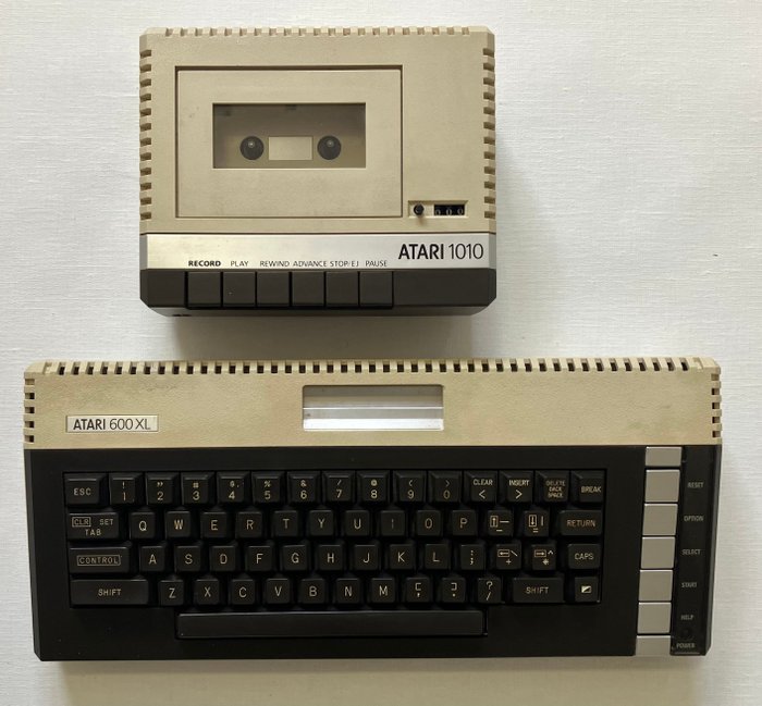 Atari 600xl computer for sale  