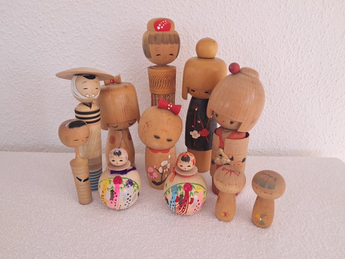 Sosaku kokeshi figurine for sale  