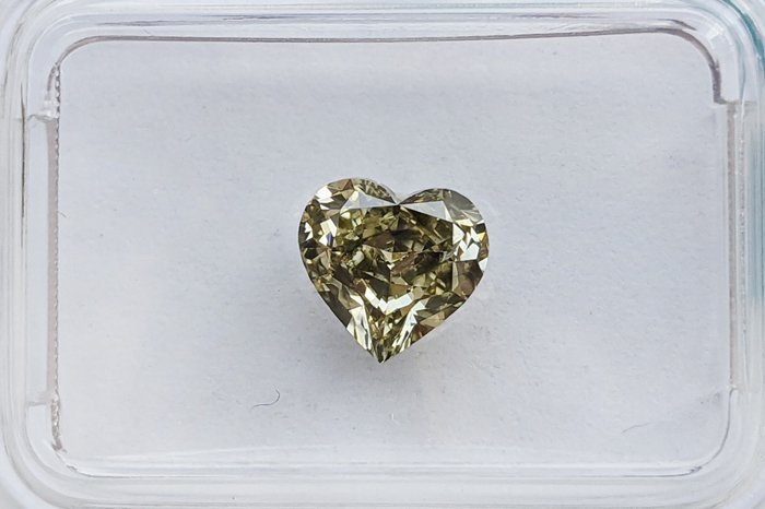 Diamond 0.98 heart for sale  