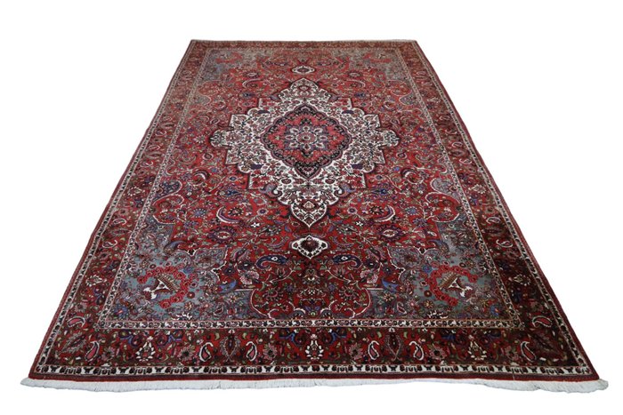 Persian carpet bakhtiar for sale  