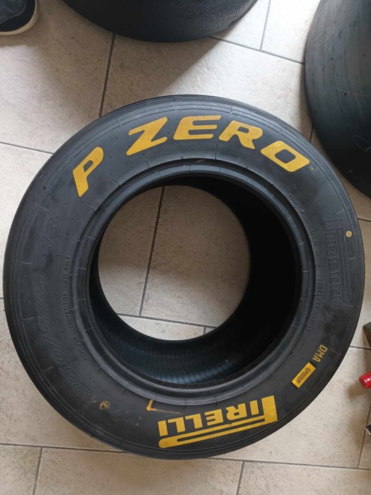 Tyres pirelli slik usato  