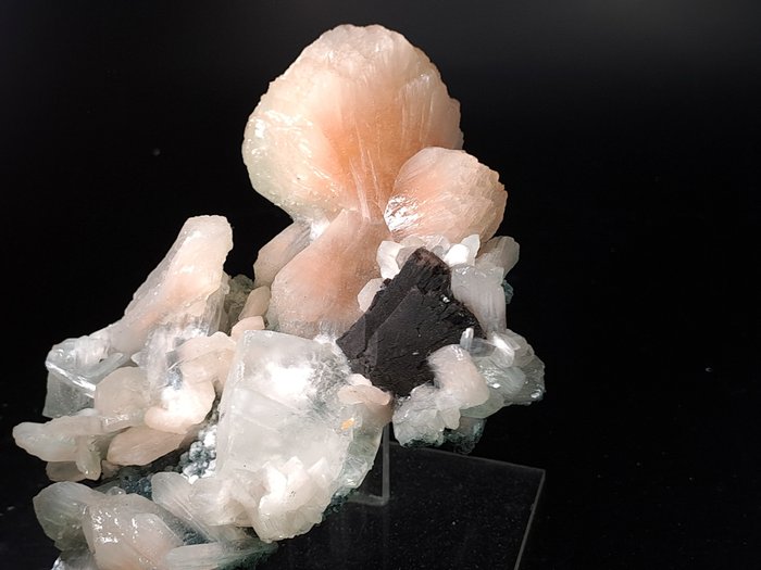Stilbite chalcedony calcite for sale  