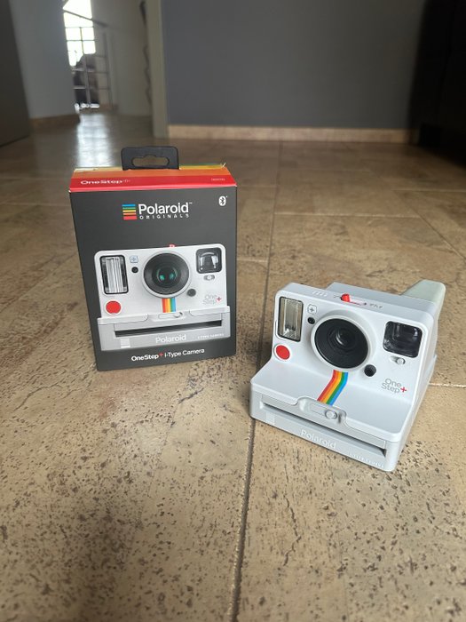 Polaroid type camera usato  