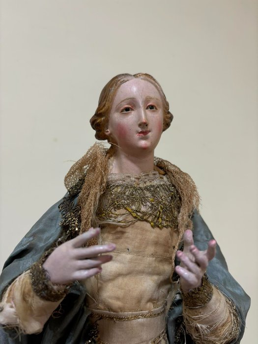 Sculpture madonna immacolata usato  