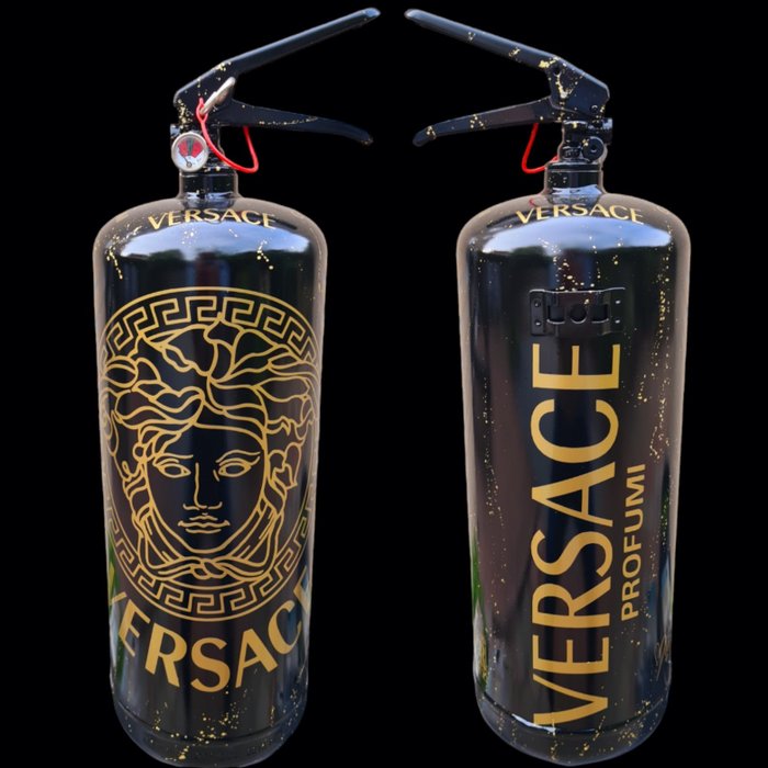 Moontje versace fire for sale  