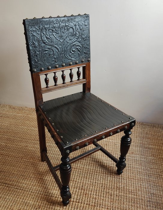 Hecho mano chair for sale  