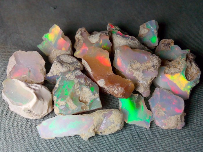 Cts natural opal for sale  