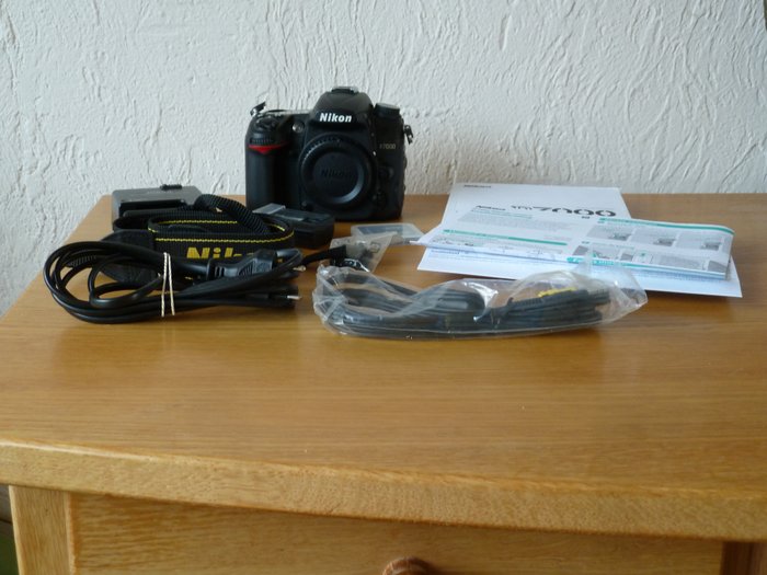 Nikon d7000 digital for sale  