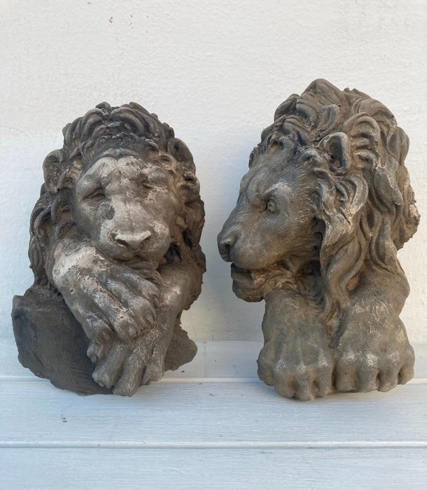 Sculpture coppia leoni usato  