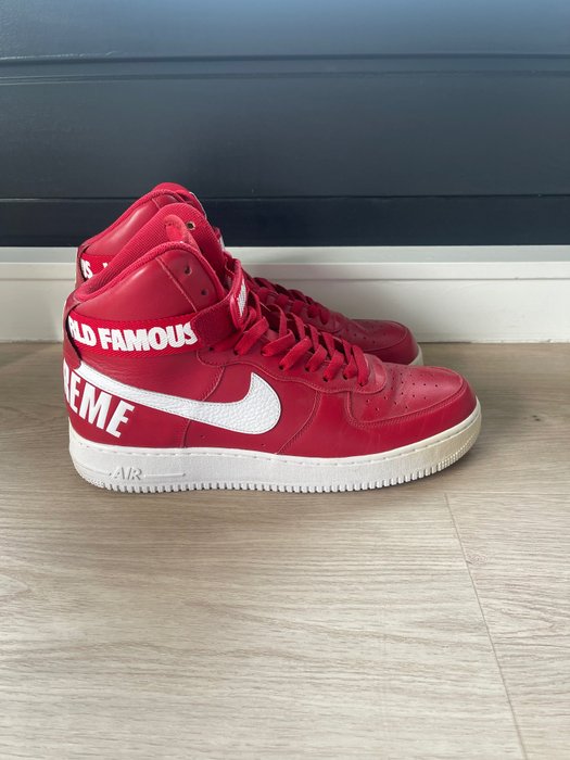 Nike supreme sneakers for sale  