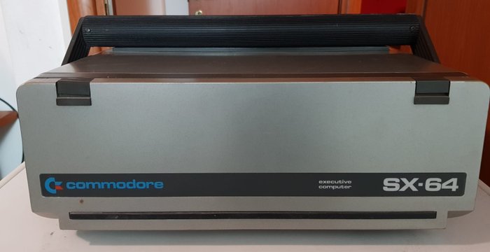 Commodore portable c64 usato  