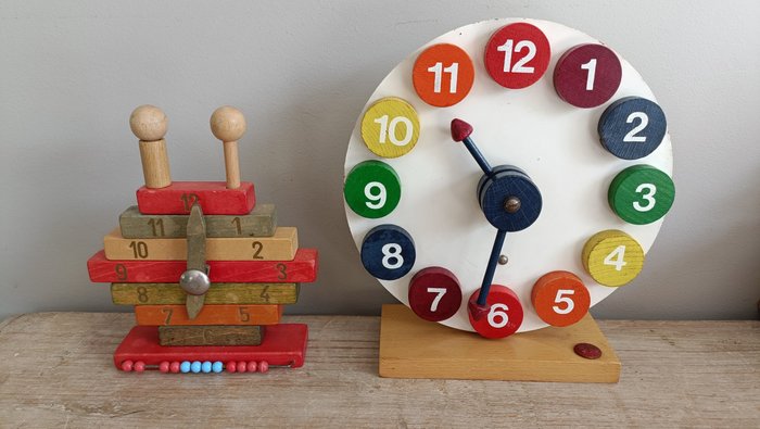 Table desk clock for sale  