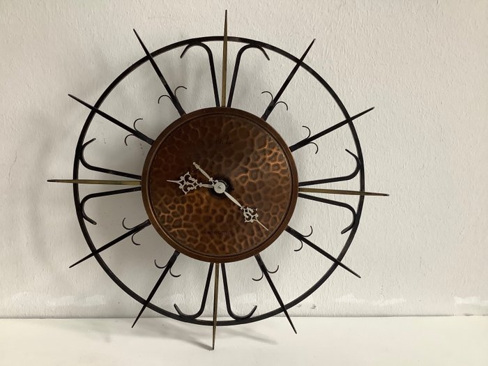 Wall clock mid for sale  