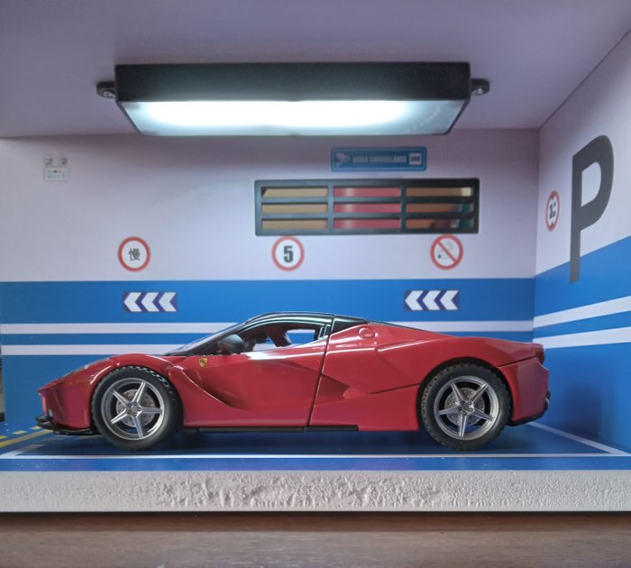 Ferrari collection model usato  
