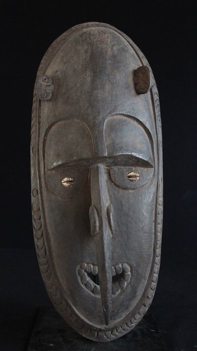 Spirit mask with usato  