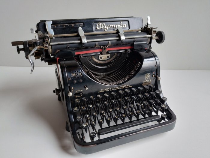 Olympia model typewriter usato  