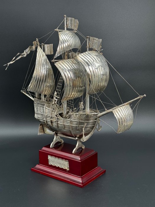 Figure barco plata for sale  