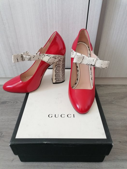 Gucci high heels for sale  