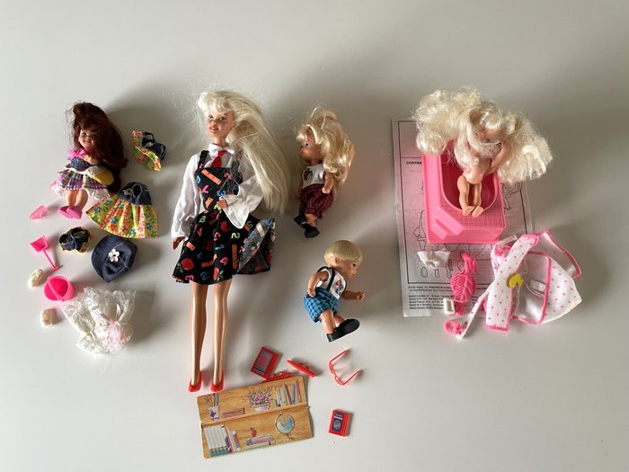 Mattel barbie figure d'occasion  