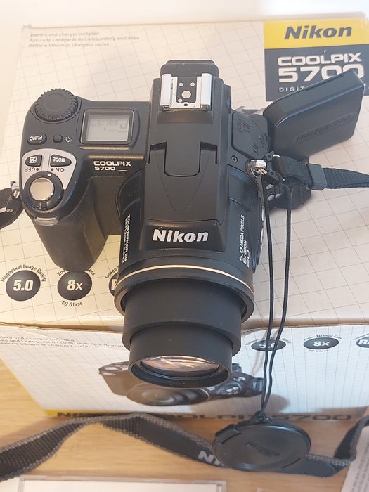 Nikon coolpix 5700 for sale  