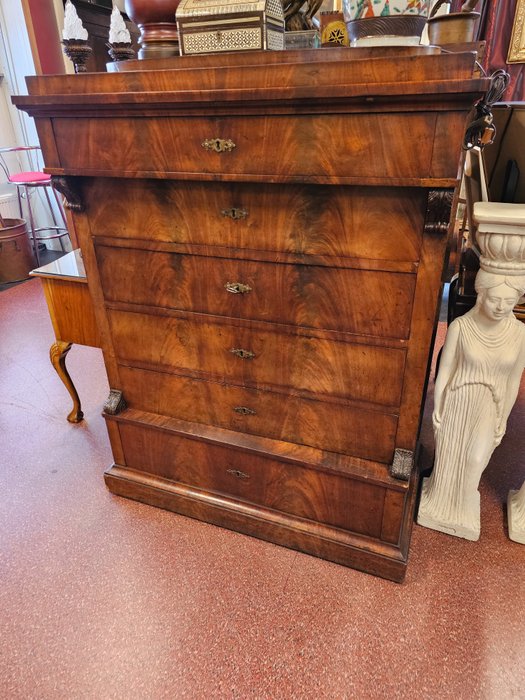 Chest drawers mahogany for sale  