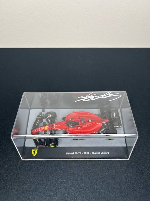 Ferrari charles leclerc d'occasion  