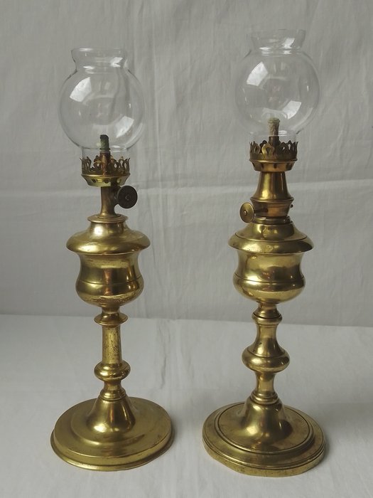 Gardon oil lamp for sale  