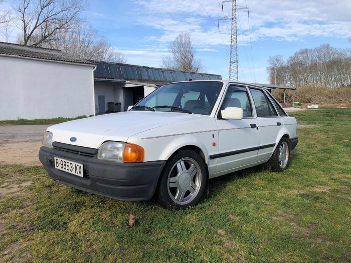 Ford escort 1.6 d'occasion  