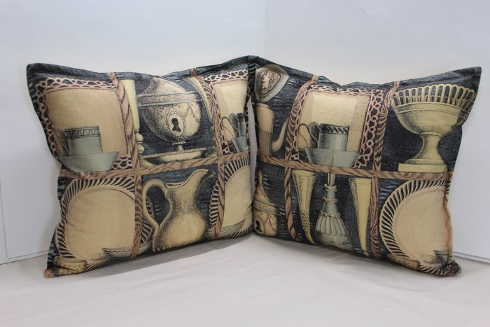 Cushions with vintage d'occasion  